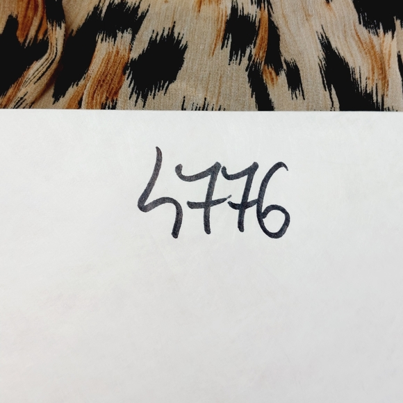 The Limited Silk Leopard Print Elastic Detail Long Sleeve Off Shoulder Top P4776 - Picture 7 of 7